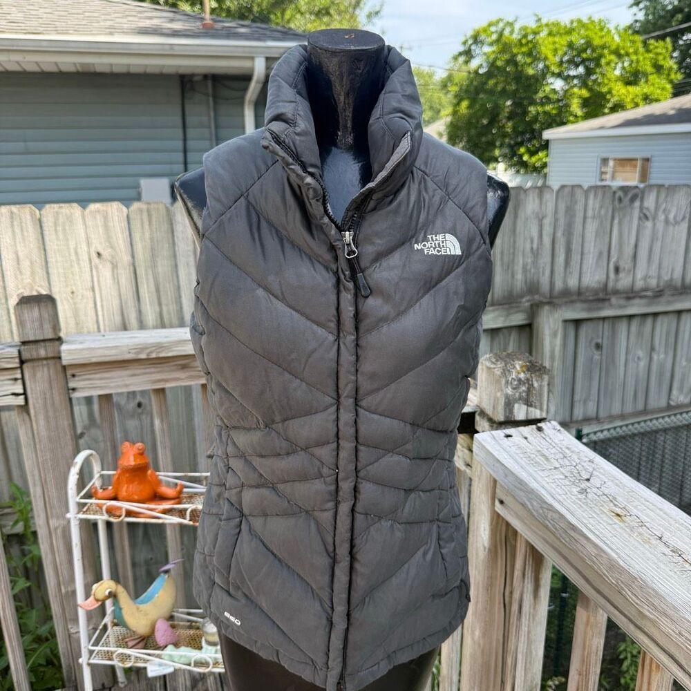 The North Face 550 Goose Down Quilted Puffer Vest Women’s Small Gray Full Zip